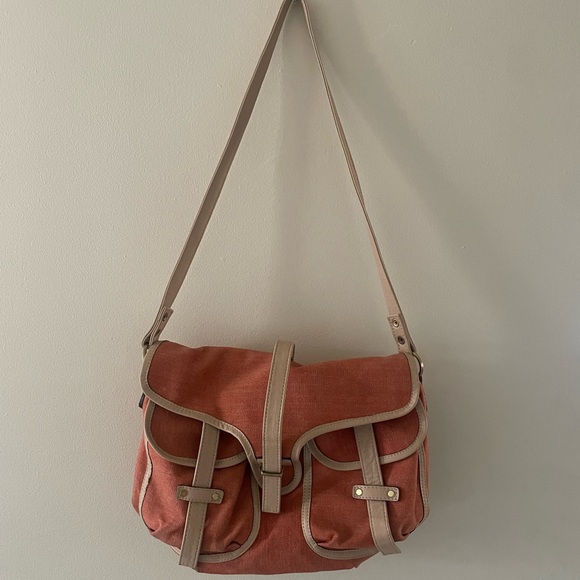 Mia Bossi Elegant Coral and Cream Interior Diaper Bag - Picture 2 of 5